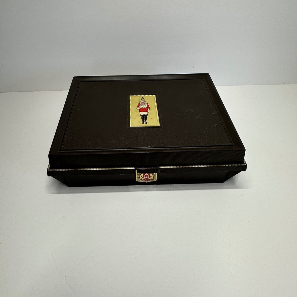 House of Windsor Storage‎ Cigar Box Brown Vintage Royal Guard Plastic Case